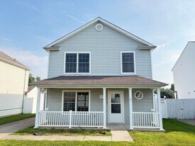 6611 Hunters Creek Blvd in Louisville, KY - Building Photo