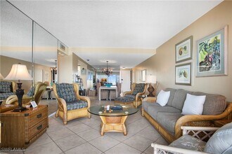 3443 Gulf Shore Blvd N, Unit 609 in Naples, FL - Building Photo - Building Photo