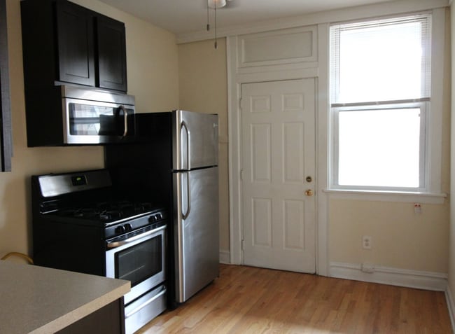 4806 N Kentucky Ave, Unit 1 in Chicago, IL - Foto de edificio - Building Photo