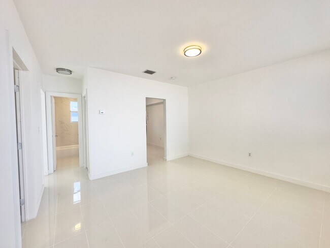 1841-1843-1843 NW 55th St in Miami, FL - Building Photo - Building Photo