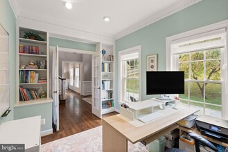 10303 Bear Creek Dr in Manassas, VA - Foto de edificio - Building Photo