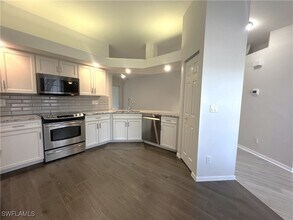 6922 Satinleaf Rd N in Naples, FL - Building Photo - Building Photo