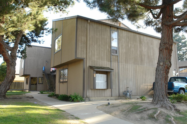 Terrace View Apartments in Salinas, CA - Building Photo - Building Photo
