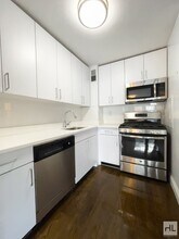East 82nd Street in New York, NY - Building Photo - Building Photo