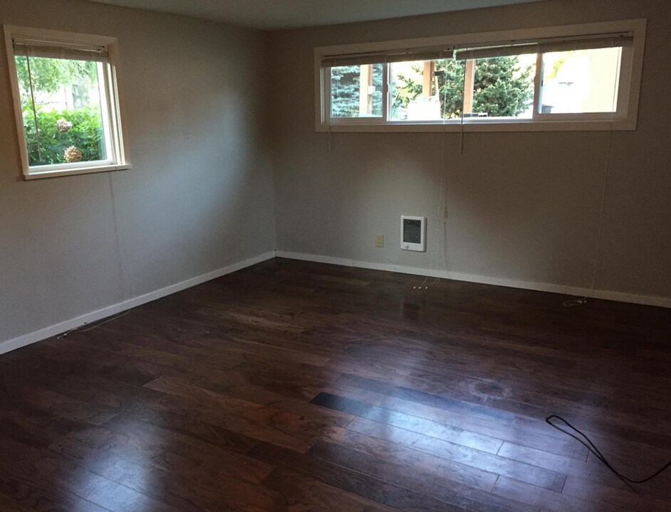 6833 25th Ave NE in Seattle, WA - Building Photo