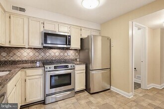 947 Oella Ave in Ellicott City, MD - Building Photo - Building Photo