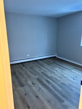 2326 W Nichols Rd, Unit D in Arlington Heights, IL - Building Photo - Building Photo