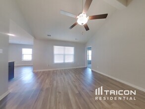 144 Bandana Cir in Newark, TX - Building Photo - Building Photo