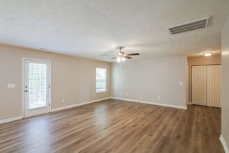 630 Big Hurricane Dr in La Vergne, TN - Building Photo - Building Photo