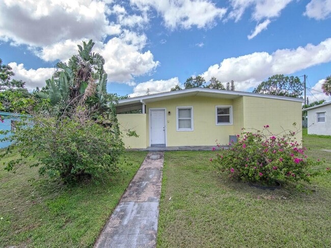 property at 170 SE Solaz Ave