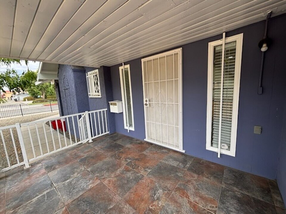 4048 Tenth St in Riverside, CA - Building Photo