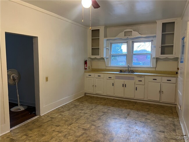 85 Bartlett St in Cortland, NY - Building Photo - Building Photo