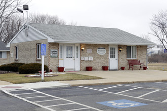 Cambridge Apartments in Morris, IL - Building Photo - Building Photo