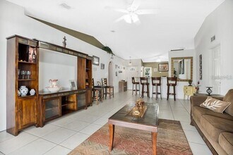 50989 US-27 in Davenport, FL - Foto de edificio - Building Photo