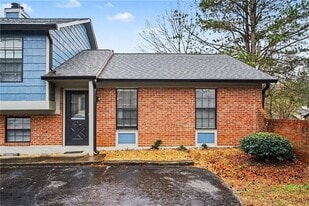 1205 Natchez Trce SW in Marietta, GA - Building Photo