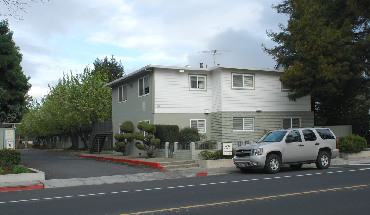 Sylvan Manor Apartments in Mountain View, CA - Building Photo