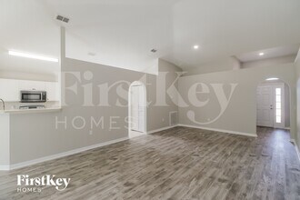 13230 Kent Bradley St in Dade City, FL - Building Photo - Building Photo