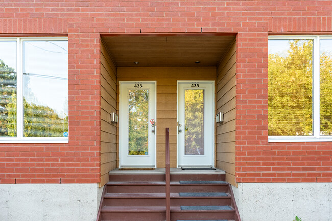 417 Père-Lacombe Rue in Québec, QC - Building Photo - Building Photo