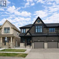 592 Blair Creek Dr in Kitchener, ON - Building Photo