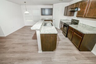 12727 Silver Mem Rd in Houston, TX - Building Photo