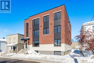 319 Shakespeare St in Ottawa, ON - Building Photo