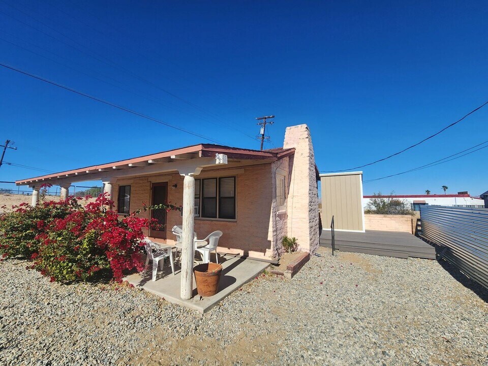 5787 Cholla Dr in Twentynine Palms, CA - Building Photo