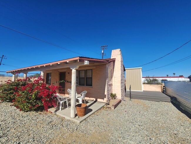 5787 Cholla Dr in Twentynine Palms, CA - Building Photo - Building Photo