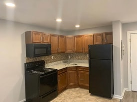 6001 N 17th St in Philadelphia, PA - Building Photo