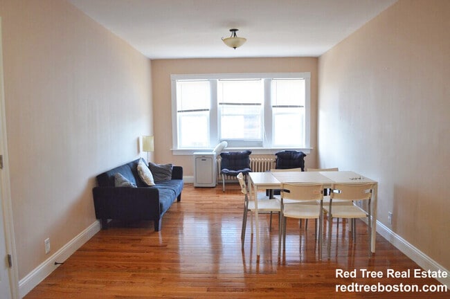 property at 2003 Commonwealth Ave