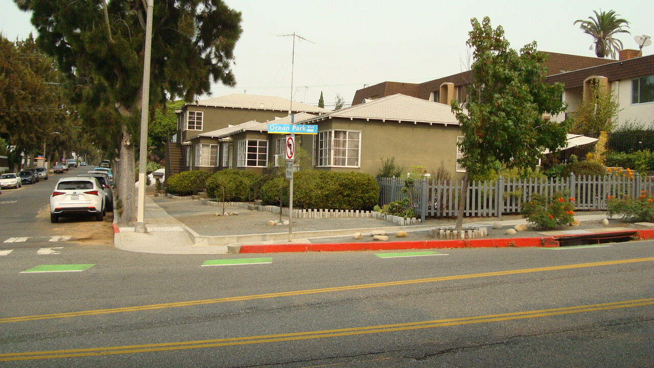 2519 10th St in Santa Monica, CA - Building Photo