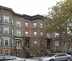 469 51st St Apartments