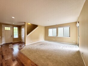 16847 SW Tempest Way in King City, OR - Foto de edificio - Building Photo