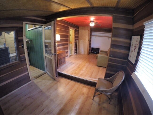 1 person in Kapaa, HI - Foto de edificio - Building Photo