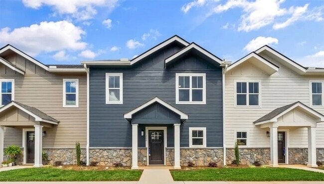 206 Beacon Ave in Morganton, NC - Building Photo - Building Photo