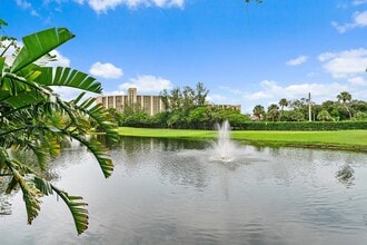 2604 Fairway Dr N in Jupiter, FL - Building Photo - Building Photo