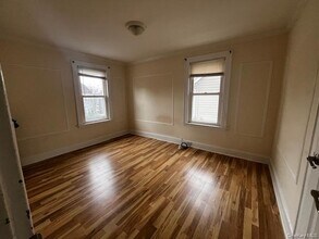 105 Fordham St in Williston Park, NY - Foto de edificio - Building Photo