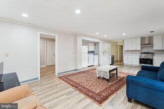 20672 Fairwater Pl in Sterling, VA - Building Photo - Building Photo