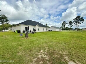 174 Finch Ln in New Bern, NC - Foto de edificio - Building Photo