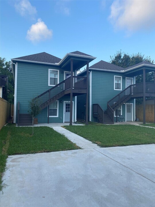 7910 Avenue B in Houston, TX - Building Photo