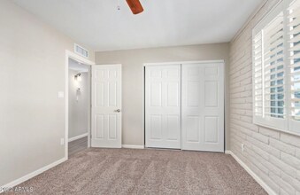 2429 W Sunnyside Ave, Unit 2429 W SUnnyside ave in Phoenix, AZ - Building Photo - Building Photo