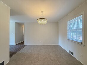 2323 Frederick Dr in Winston-Salem, NC - Building Photo - Building Photo