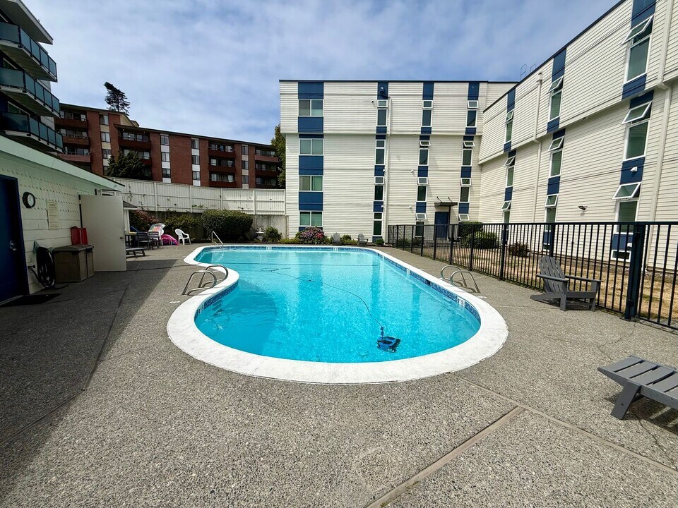 3711 26th Pl W in Seattle, WA - Building Photo