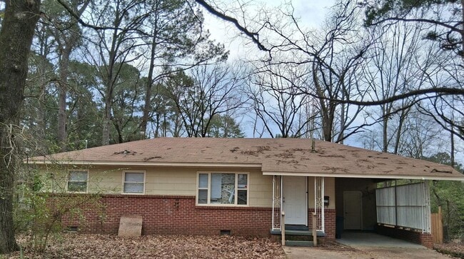 property at 1215 Tara Rd