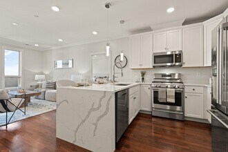 87 Medford St in Medford, MA - Building Photo - Building Photo