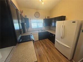 2101 Quartz Cliff St in Las Vegas, NV - Building Photo - Building Photo