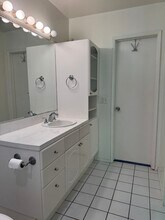 440 Veteran Ave, Unit 407 in Los Angeles, CA - Building Photo - Building Photo