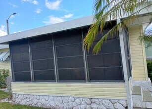 14 Middleton Ct in North Fort Myers, FL - Building Photo - Building Photo