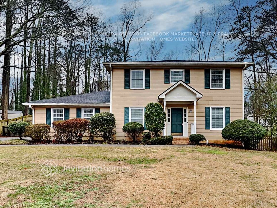 150 Elberta Cove in Roswell, GA - Building Photo