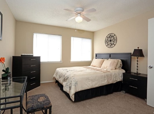 2829 Timmons Ln in Houston, TX - Building Photo - Building Photo
