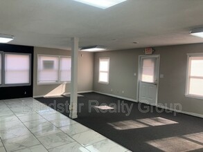 2018 Brownsboro Rd in Louisville, KY - Building Photo - Building Photo